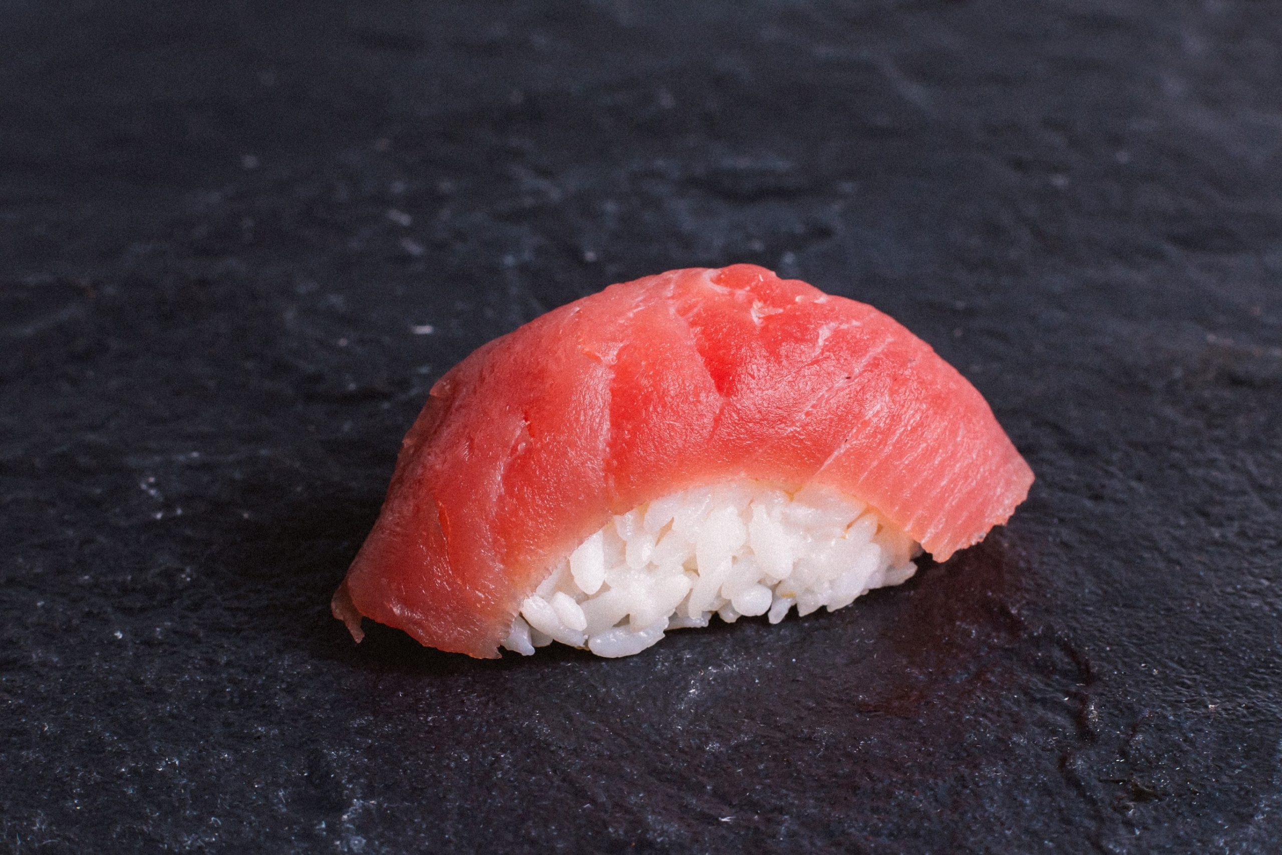 Нігірі тунець